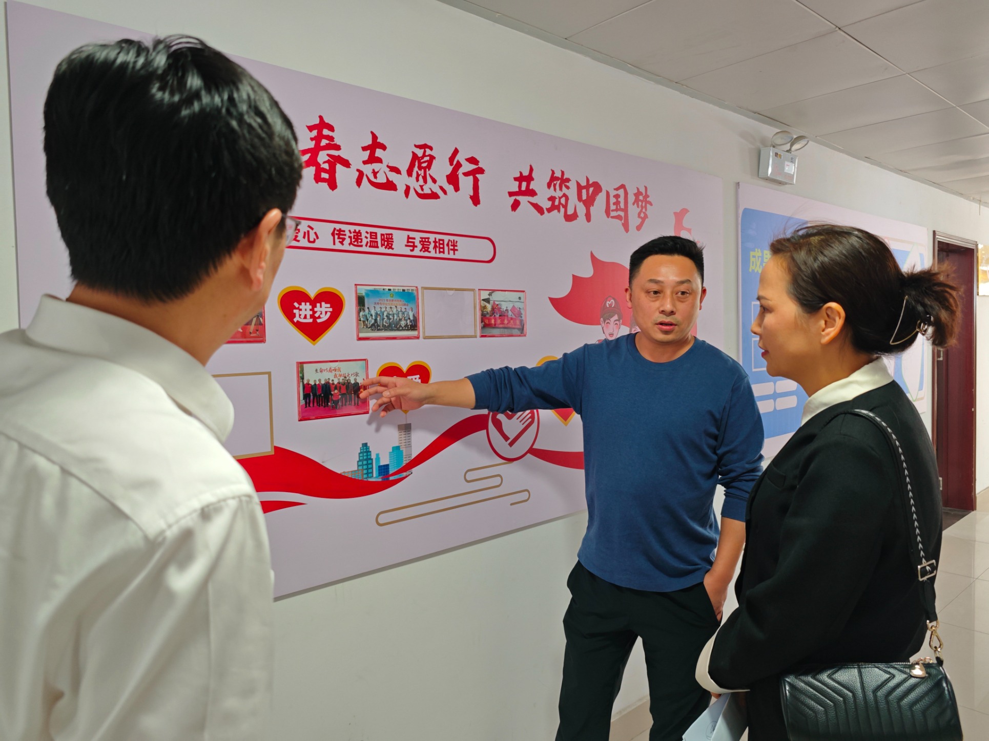 龙岗经济开发区领导莅临德远助残服务中心考察指导